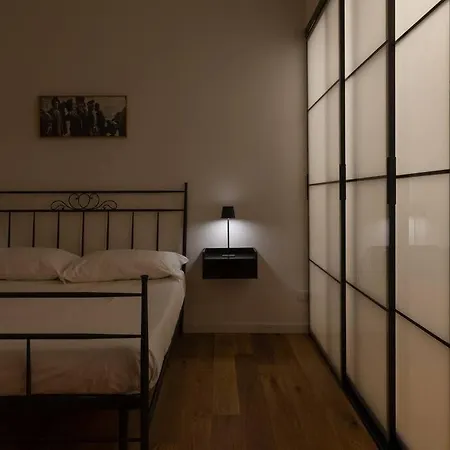 Centro I Cadorna 14 * Triest